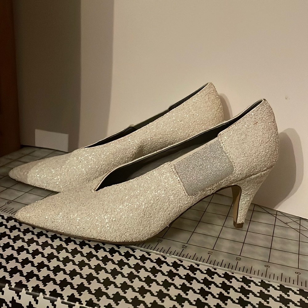 Free people Florence kitten heel v cut low heel shoes 38